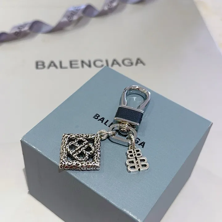 スーパーコピー バレンシアガ キーホルダー