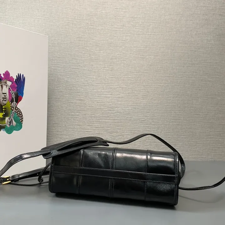 スーパーコピー プラダ キーホルダー