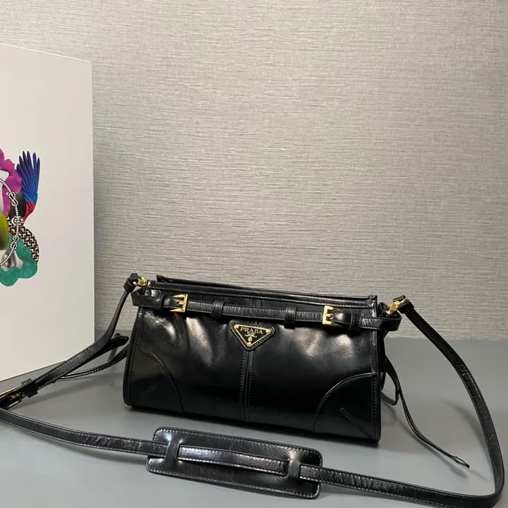 スーパーコピー プラダ キーホルダー