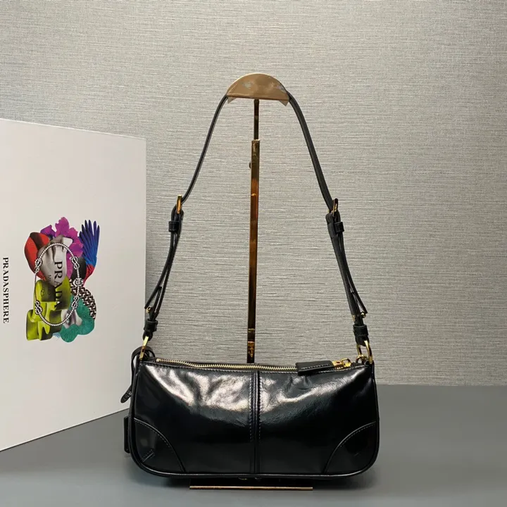 スーパーコピー プラダ キーホルダー