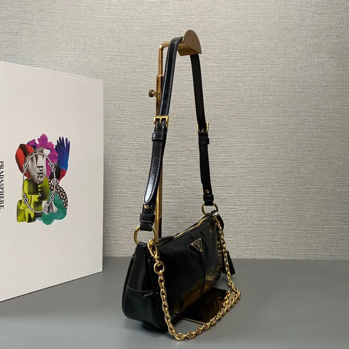 スーパーコピー プラダ キーホルダー