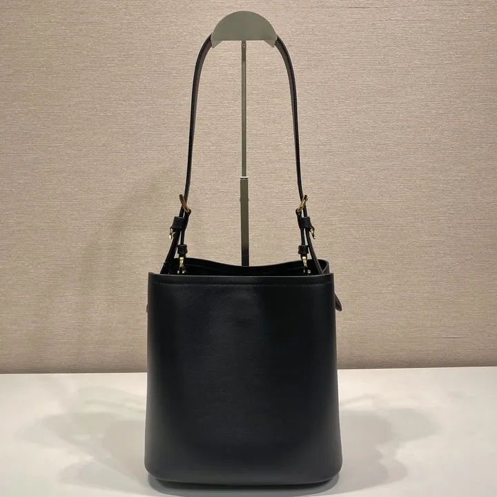 スーパーコピー プラダ キーホルダー