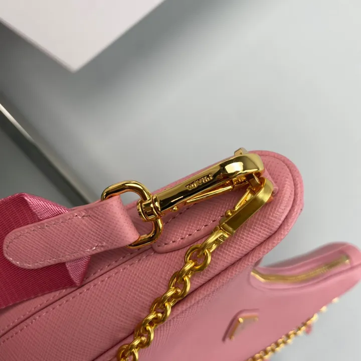 スーパーコピー プラダ キーホルダー