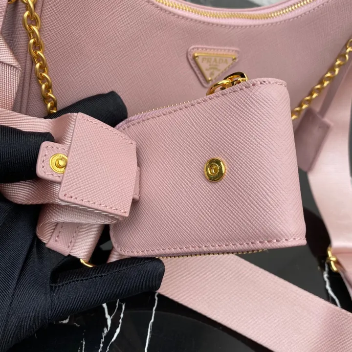 スーパーコピー プラダ キーホルダー