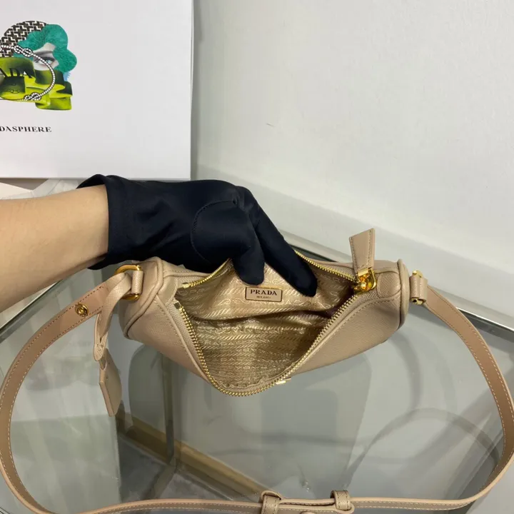 スーパーコピー プラダ キーホルダー