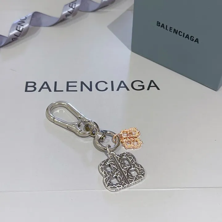 スーパーコピー バレンシアガ キーホルダー