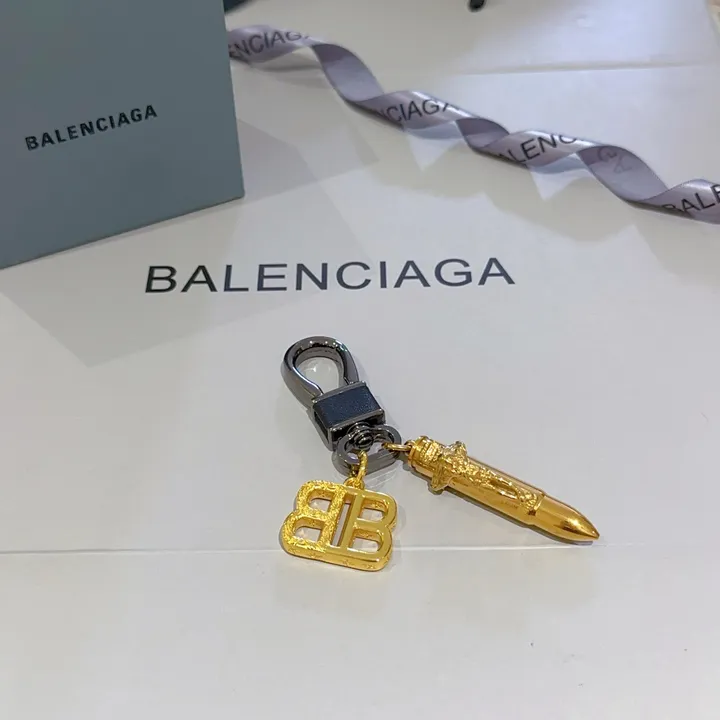 スーパーコピー バレンシアガ キーホルダー