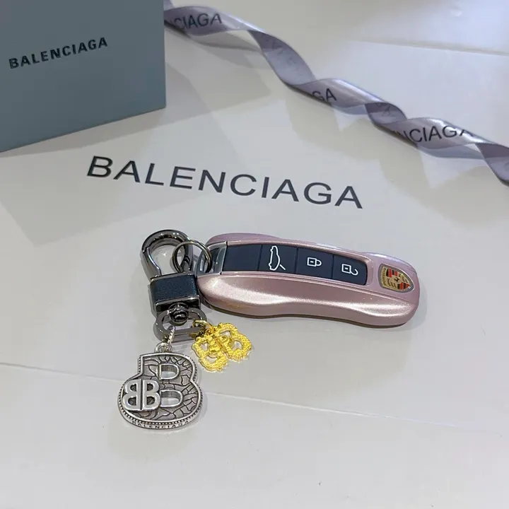 スーパーコピー バレンシアガ キーホルダー