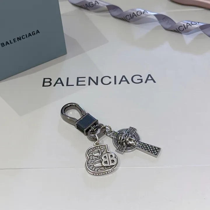 スーパーコピー バレンシアガ キーホルダー