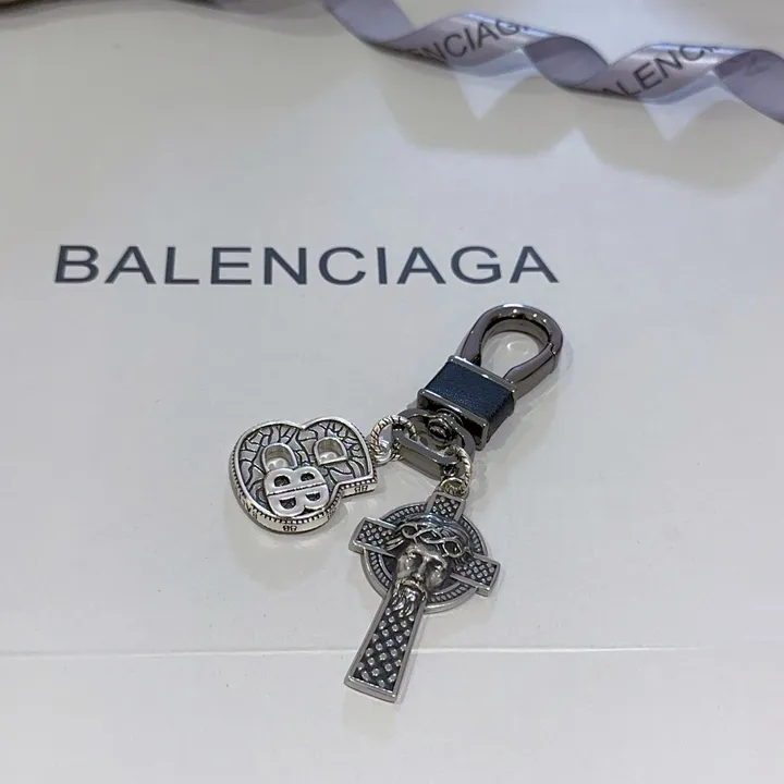 スーパーコピー バレンシアガ キーホルダー