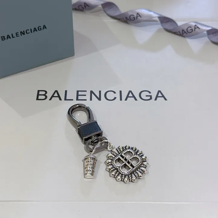スーパーコピー バレンシアガ キーホルダー