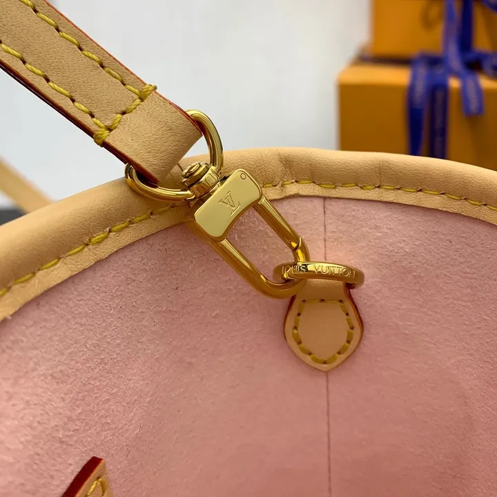 スーパーコピー ルイヴィトン キーホルダー