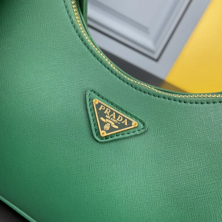 スーパーコピー プラダ キーホルダー