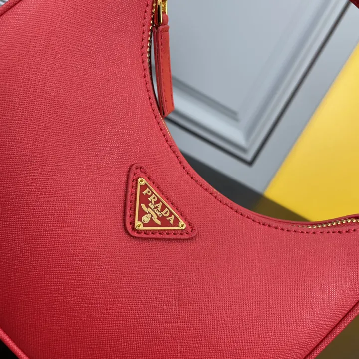 スーパーコピー プラダ キーホルダー