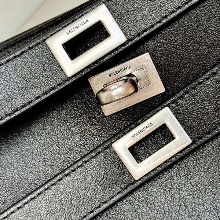 スーパーコピー バレンシアガ キーホルダー