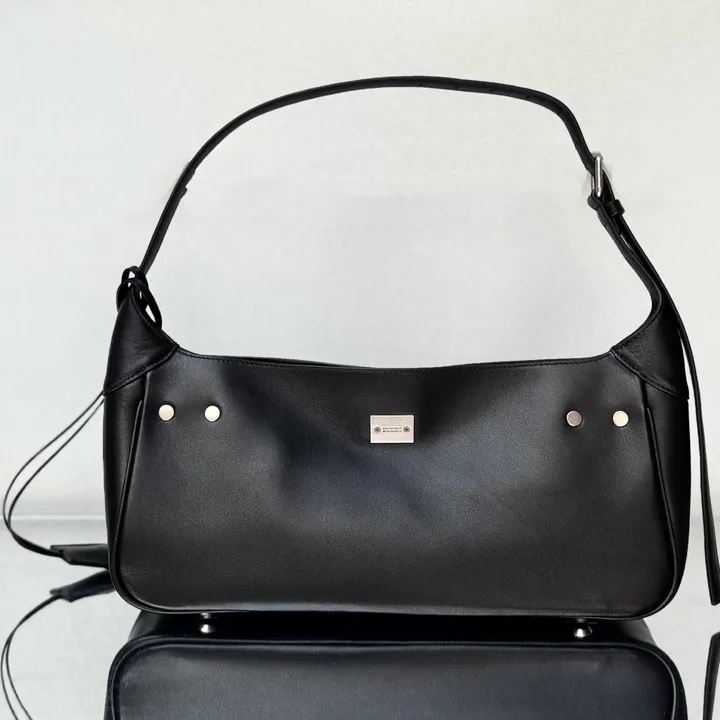 スーパーコピー バレンシアガ キーホルダー