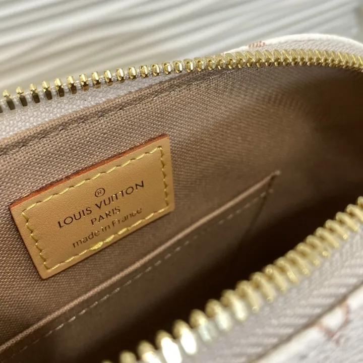 スーパーコピー ルイヴィトン キーホルダー