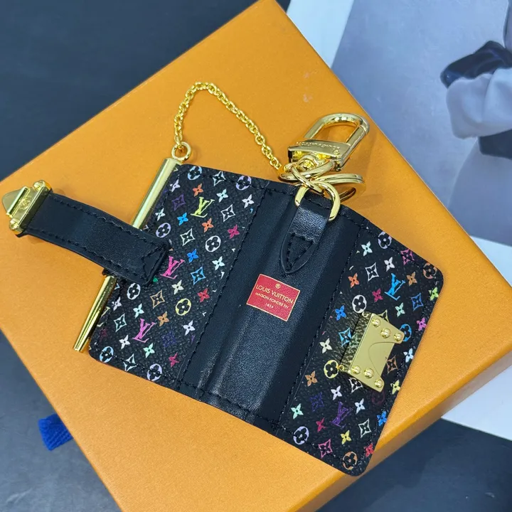 スーパーコピー ルイヴィトン キーホルダー