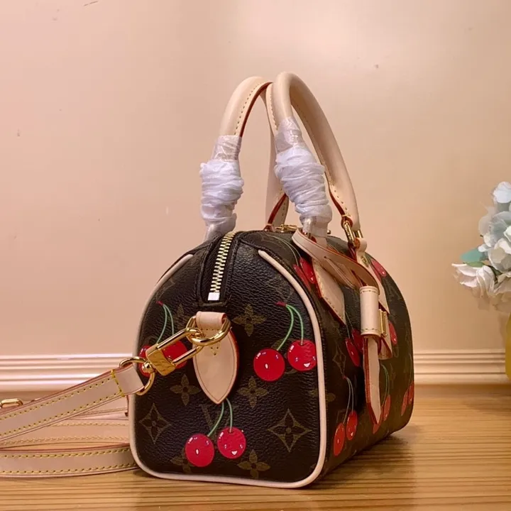 スーパーコピー ルイヴィトン キーホルダー