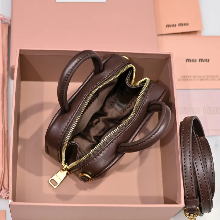 スーパーコピー ミュウミュウ キーホルダー