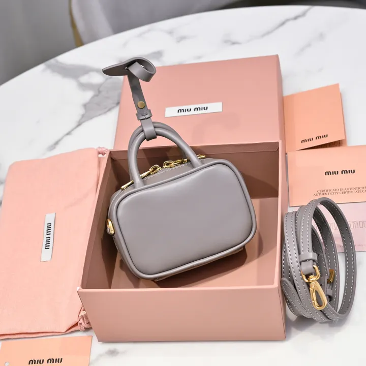 スーパーコピー ミュウミュウ キーホルダー