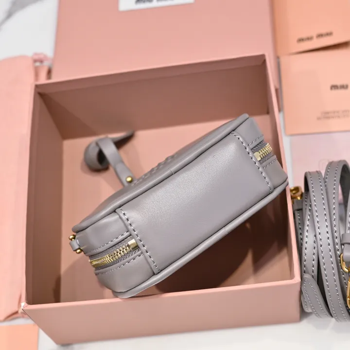 スーパーコピー ミュウミュウ キーホルダー