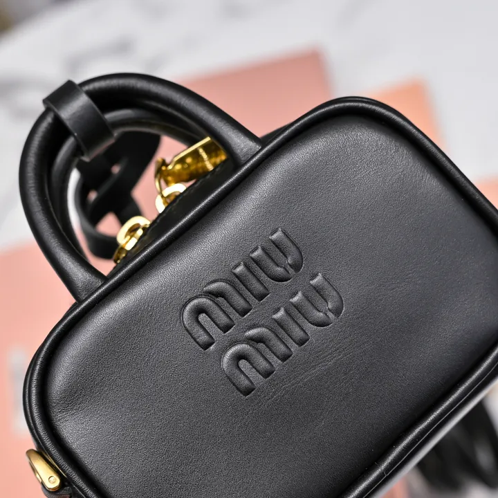 スーパーコピー ミュウミュウ キーホルダー