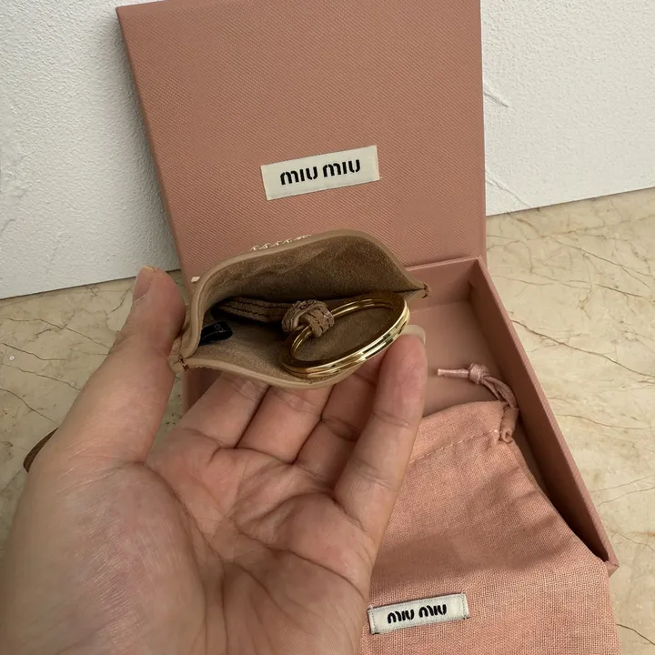 スーパーコピー ミュウミュウ キーホルダー