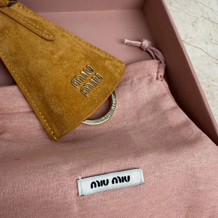 スーパーコピー ミュウミュウ キーホルダー