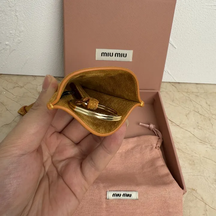 スーパーコピー ミュウミュウ キーホルダー