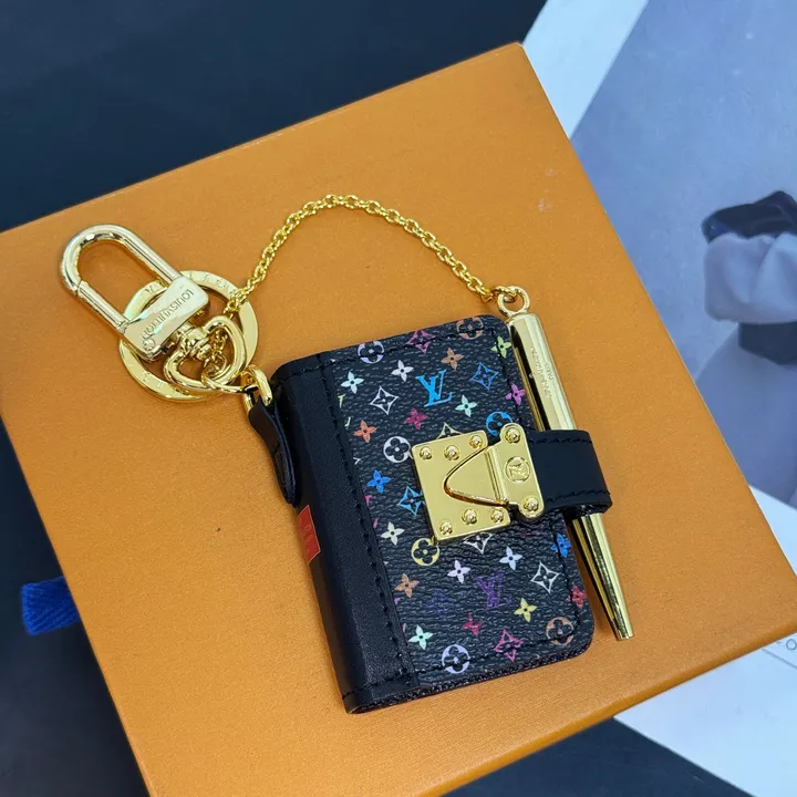 スーパーコピー ルイヴィトン キーホルダー