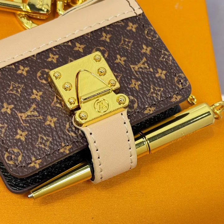 スーパーコピー ルイヴィトン キーホルダー