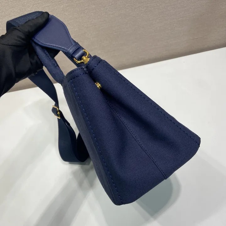 スーパーコピー バレンシアガ キーホルダー