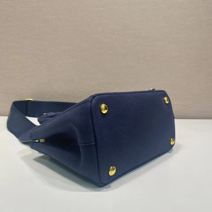 スーパーコピー プラダ キーホルダー