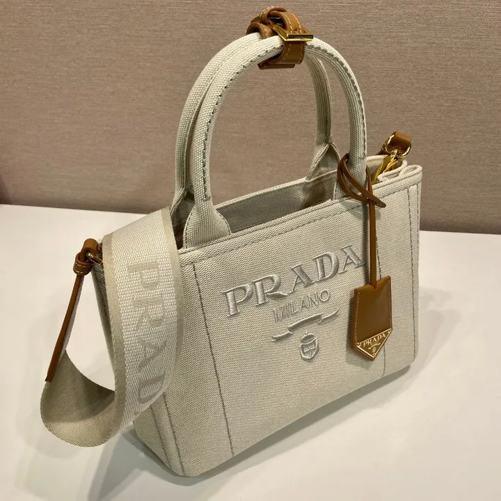 スーパーコピー プラダ キーホルダー