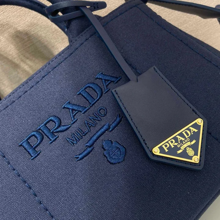 スーパーコピー プラダ キーホルダー