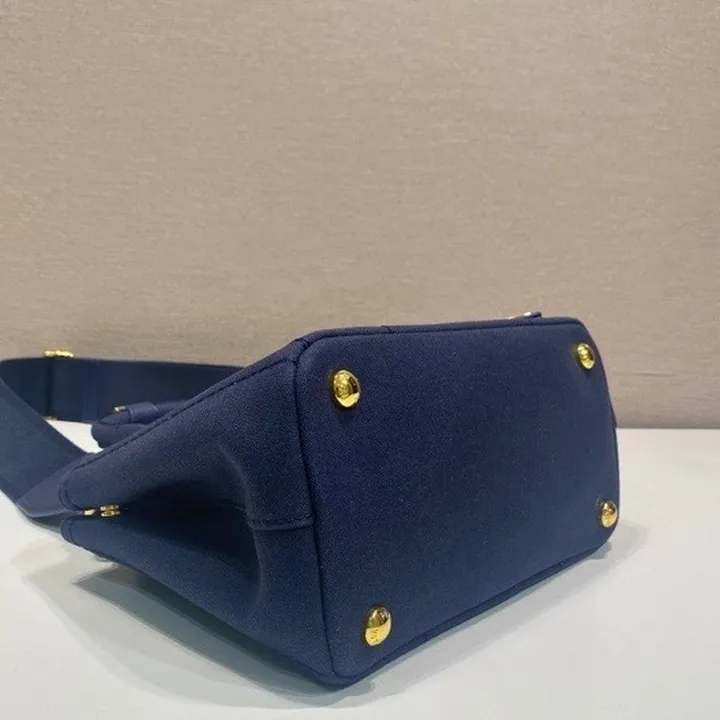 スーパーコピー プラダ キーホルダー