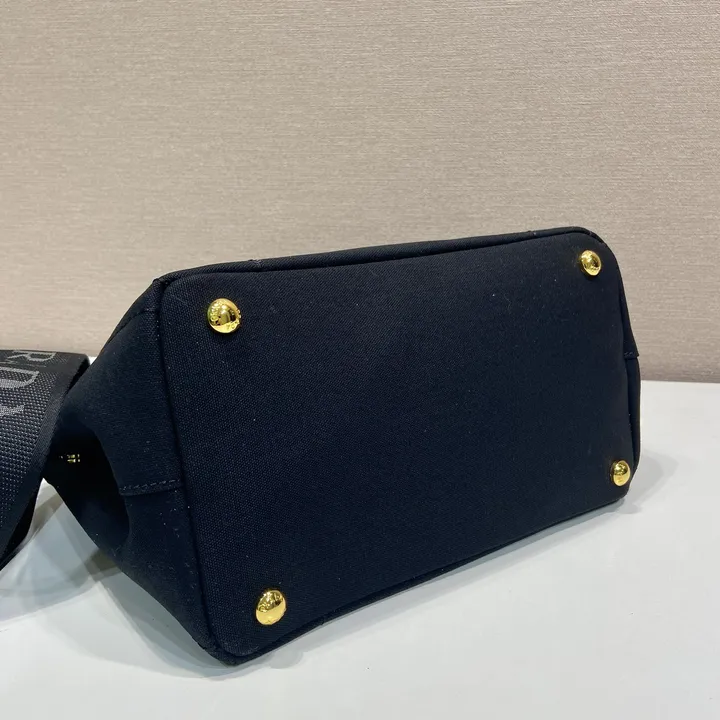 スーパーコピー プラダ キーホルダー