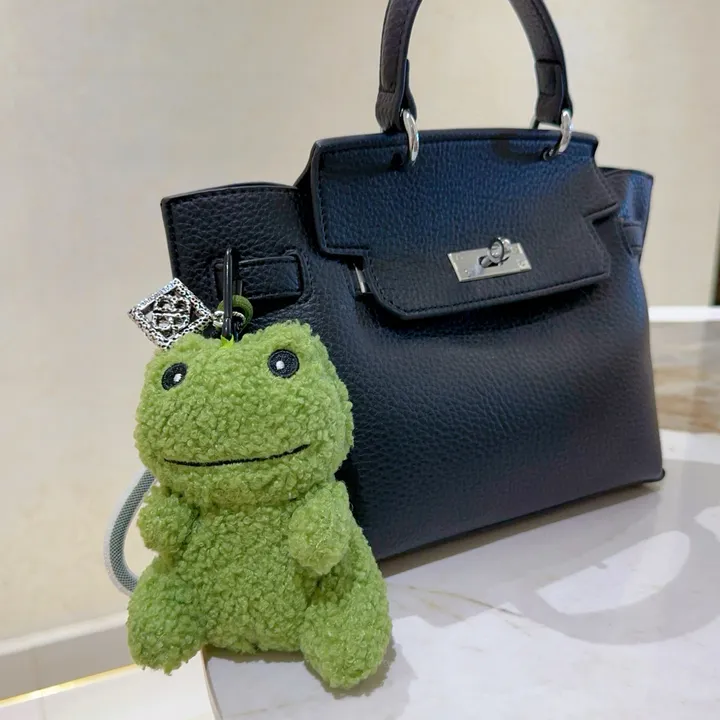 スーパーコピー バレンシアガ キーホルダー