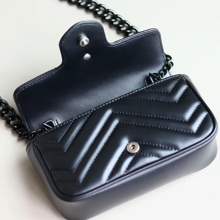 スーパーコピー ルイヴィトン キーホルダー