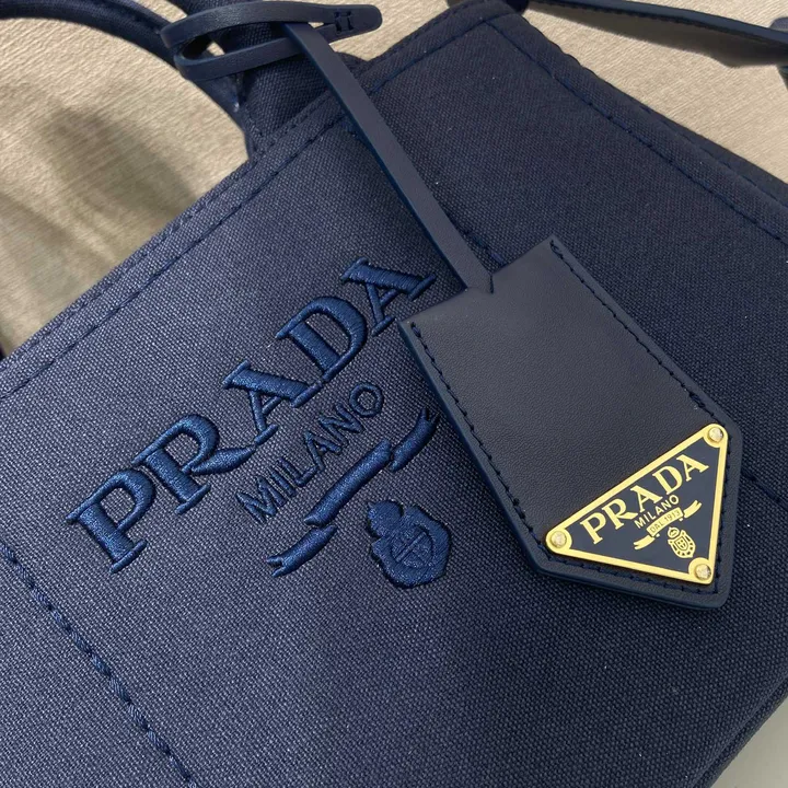 スーパーコピー プラダ キーホルダー