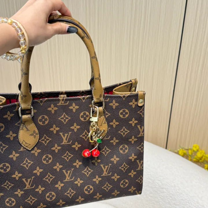 スーパーコピー ルイヴィトン キーホルダー