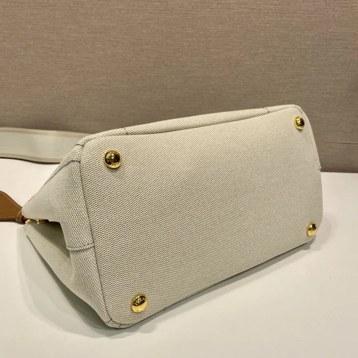 スーパーコピー プラダ キーホルダー