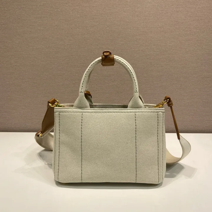 スーパーコピー プラダ キーホルダー