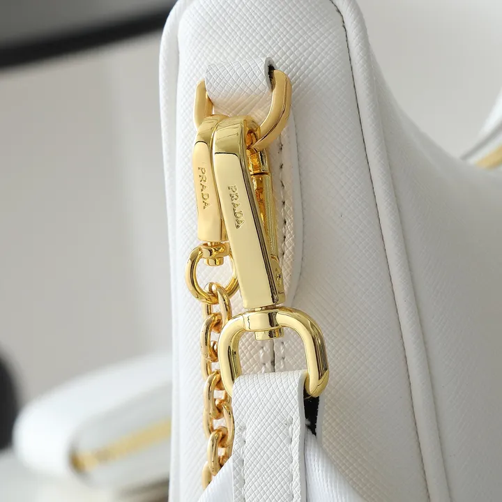 スーパーコピー プラダ キーホルダー