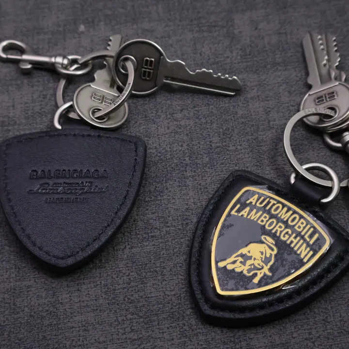 スーパーコピー バレンシアガ キーホルダー