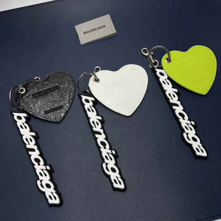 スーパーコピー バレンシアガ キーホルダー