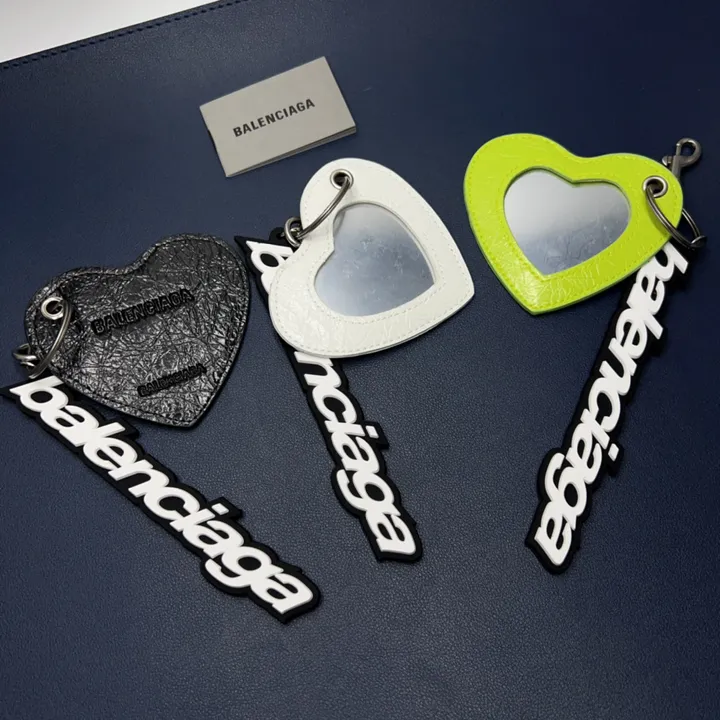 スーパーコピー バレンシアガ キーホルダー