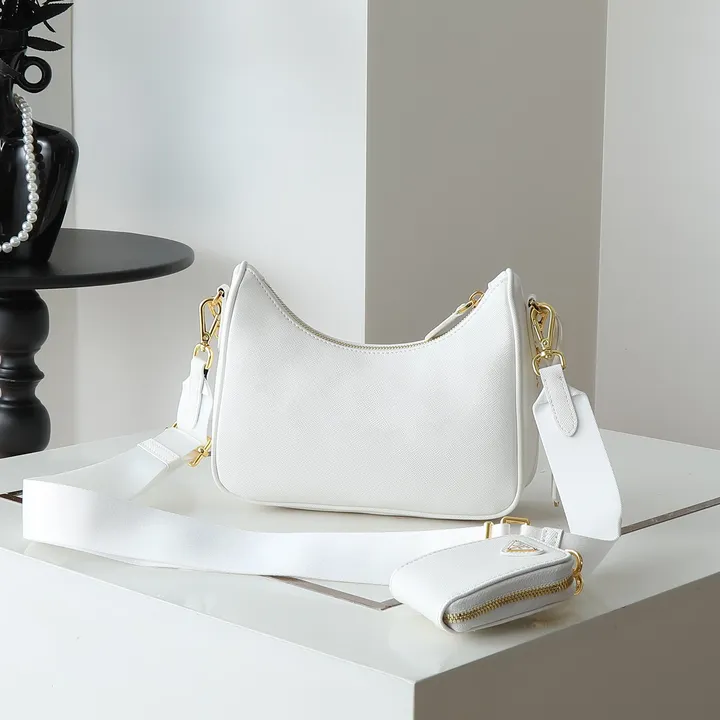 スーパーコピー プラダ キーホルダー