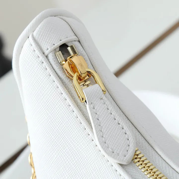 スーパーコピー プラダ キーホルダー